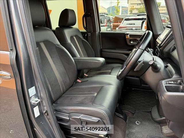 Honda N BOX CUSTOM 2018-05 8830731-15