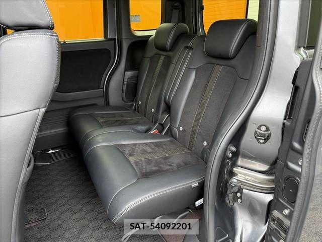 Honda N BOX CUSTOM 2018-05 8830731-17