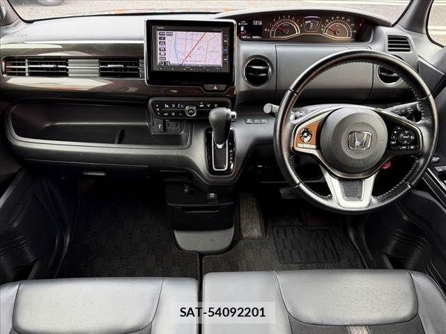 Honda N BOX CUSTOM 2018-05 8830731-1