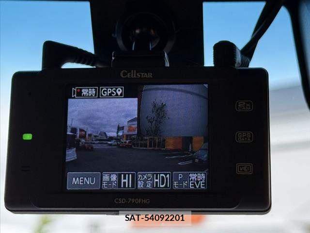 Honda N BOX CUSTOM 2018-05 8830731-28