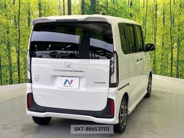 Honda N BOX CUSTOM 2023-10 8830706-17