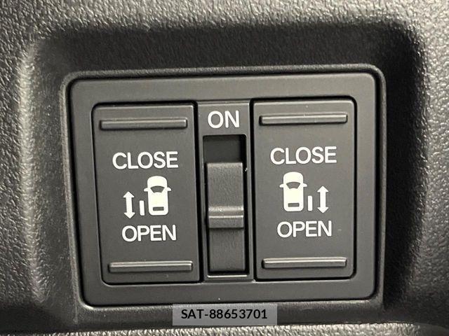 Honda N BOX CUSTOM 2023-10 8830706-4