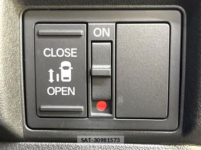 Honda N BOX CUSTOM 2025-08 8830682-4