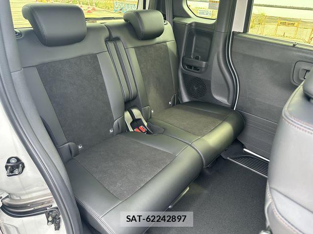 Honda N BOX CUSTOM 2026-05 8830672-12