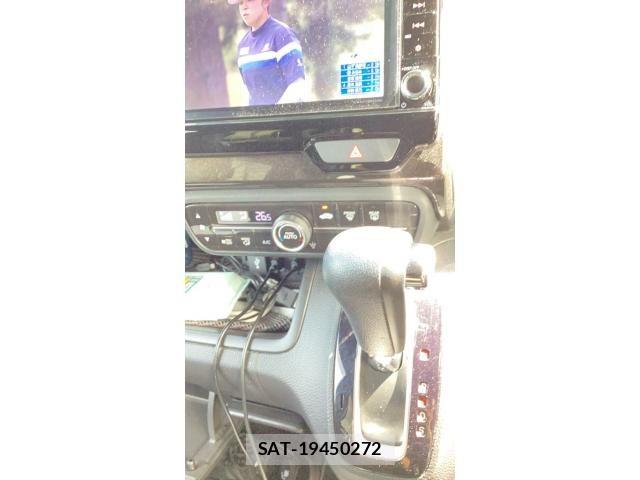 Honda N BOX CUSTOM 2017-11 8848486-13