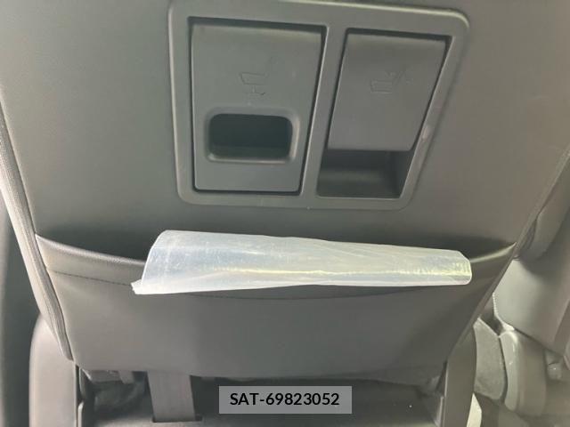 Honda N BOX CUSTOM 2017-10 8850132-17