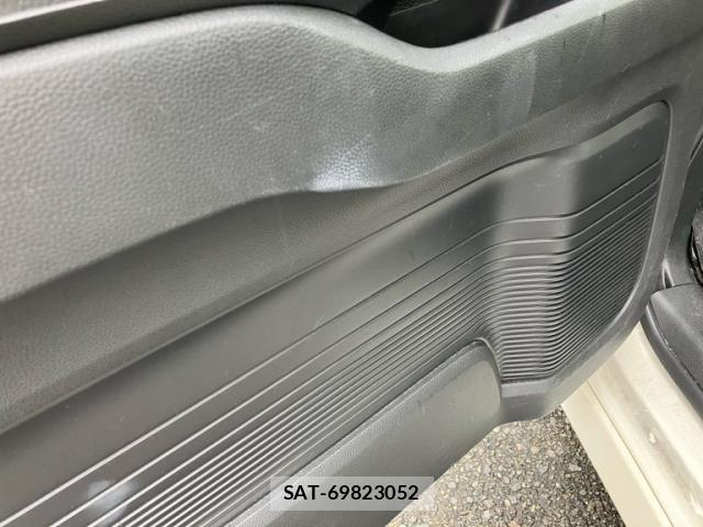Honda N BOX CUSTOM 2017-10 8850132-27