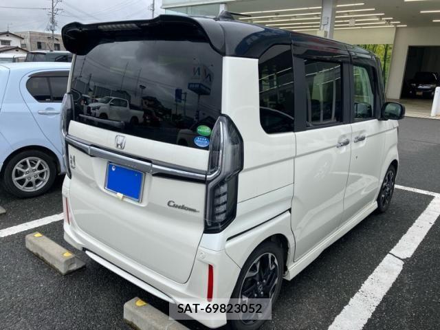 Honda N BOX CUSTOM 2017-10 8850132-3