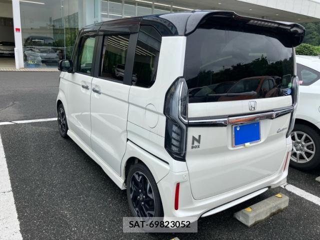 Honda N BOX CUSTOM 2017-10 8850132-4