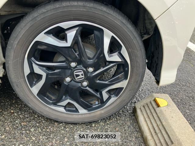 Honda N BOX CUSTOM 2017-10 8850132-5