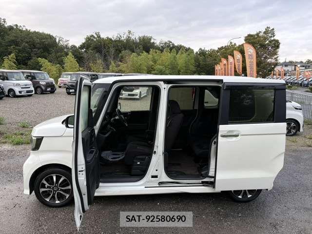 Honda N BOX CUSTOM 2018-02 8850122-6