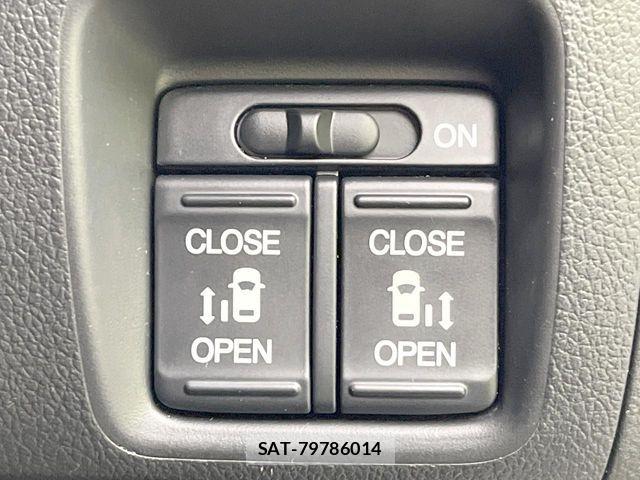 Honda N BOX CUSTOM 2017-12 8850115-3
