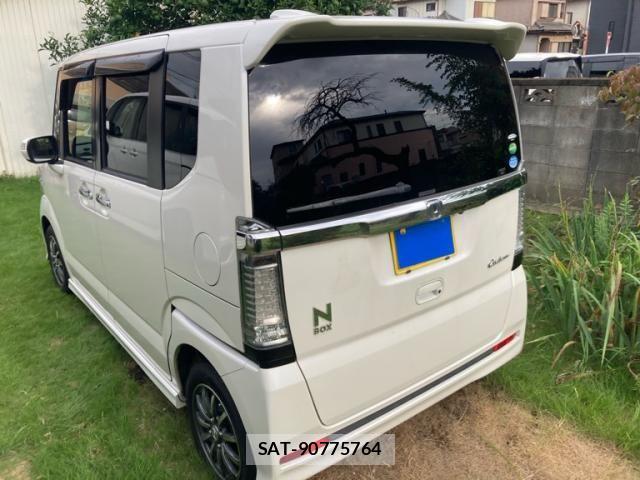 Honda N BOX CUSTOM 2017-02 8850133-2