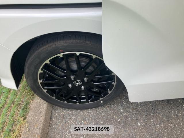 Honda N BOX CUSTOM 2023-10 8850088-9