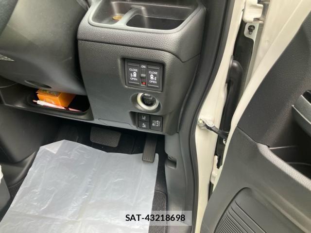 Honda N BOX CUSTOM 2023-10 8850088-13