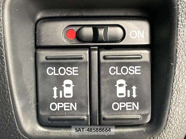 Honda N BOX CUSTOM 2015-08 8871641-2