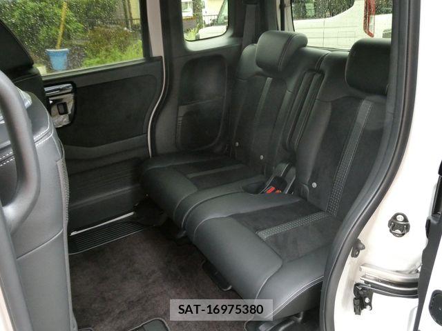 Honda N BOX CUSTOM 2023-08 8871621-15