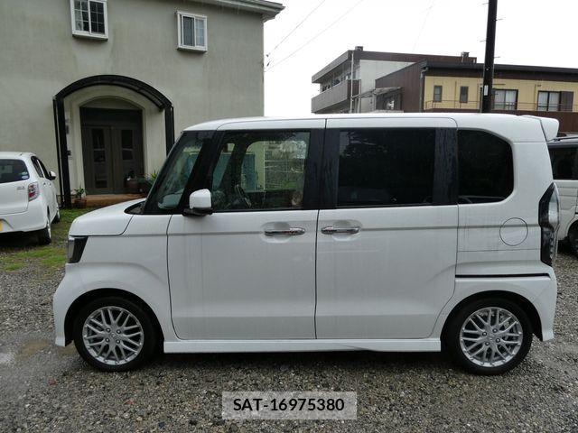 Honda N BOX CUSTOM 2023-08 8871621-6