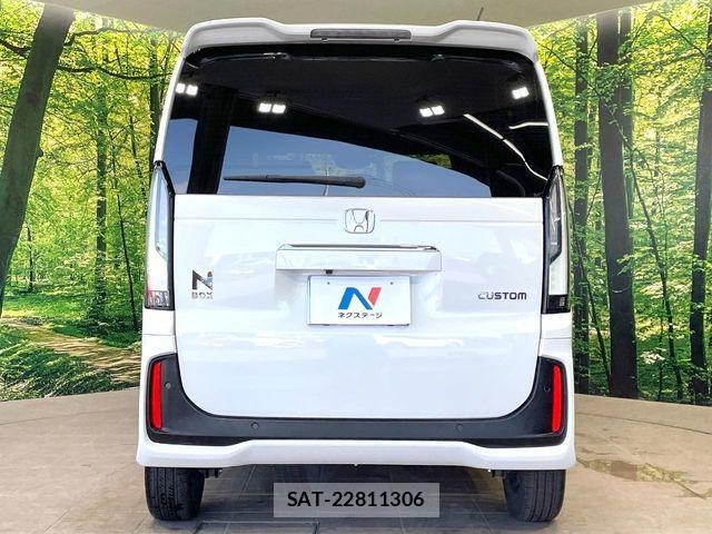 Honda N BOX CUSTOM 2023-10 8871602-14