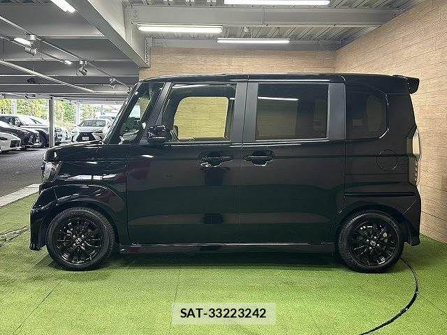 Honda N BOX CUSTOM 2022-03 8871617-16