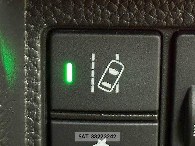 Honda N BOX CUSTOM 2022-03 8871617-8