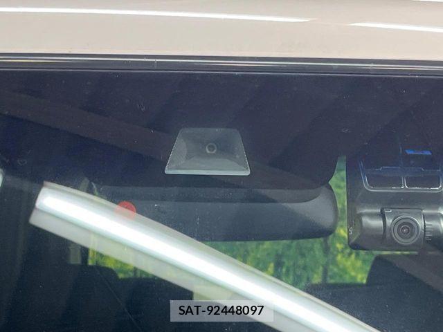 Honda N BOX CUSTOM 2018-06 8871636-4