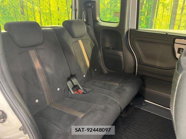 Honda N BOX CUSTOM 2018-06 8871636-8