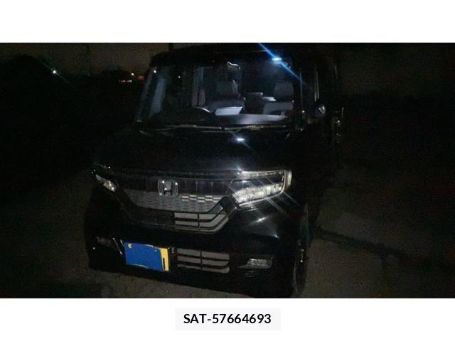 Honda N BOX CUSTOM 2019-10 8871634-1