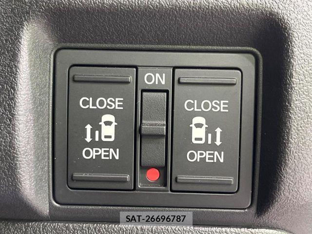 Honda N BOX CUSTOM 2023-10 8871603-4