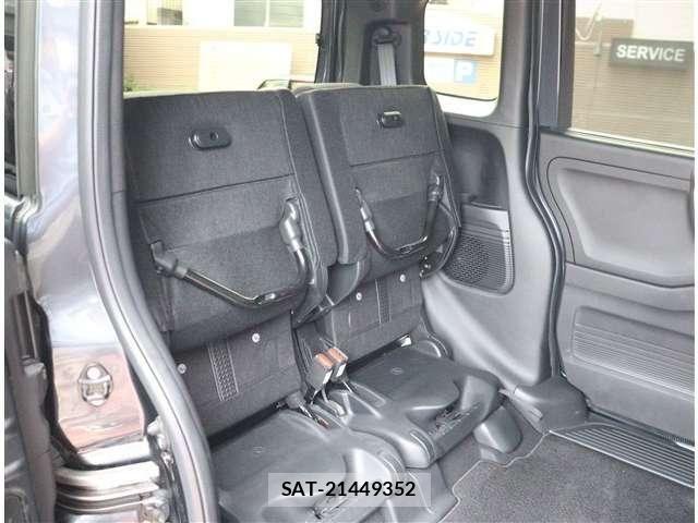 Honda N BOX CUSTOM 2023-01 8881086-6