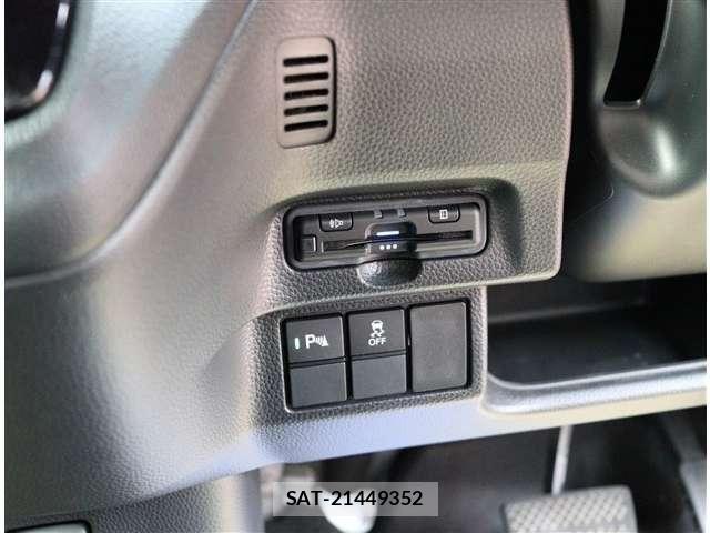 Honda N BOX CUSTOM 2023-01 8881086-15
