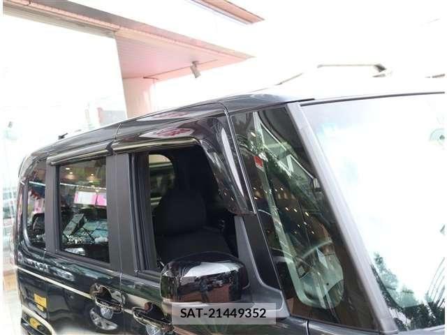 Honda N BOX CUSTOM 2023-01 8881086-23