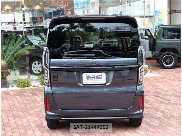 Honda N BOX CUSTOM 2023-01 8881086-26