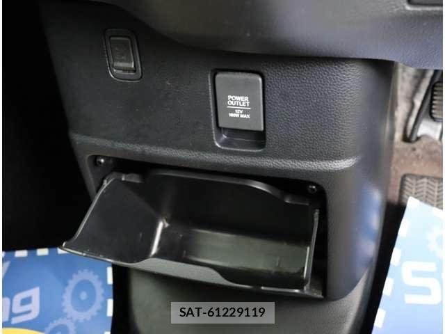 Honda N BOX CUSTOM 2019-08 8881136-14