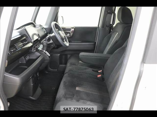Honda N BOX CUSTOM 2019-06 8881142-11