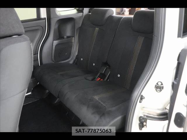 Honda N BOX CUSTOM 2019-06 8881142-12