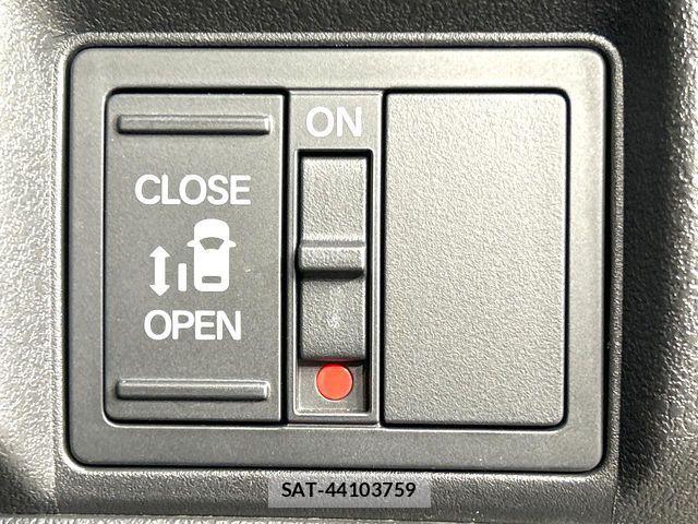 Honda N BOX CUSTOM 2024-01 8881106-4