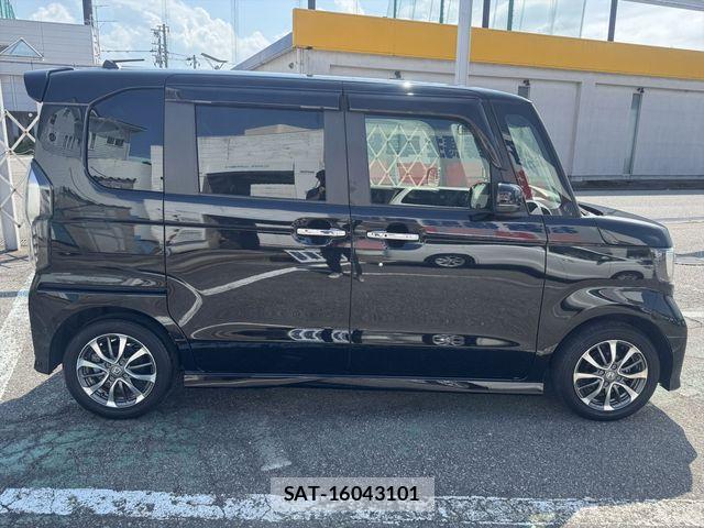 Honda N BOX CUSTOM 2021-09 8881146-3