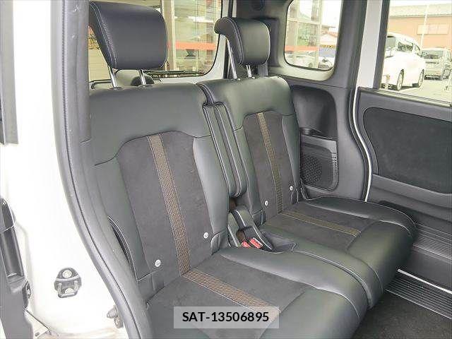 Honda N BOX CUSTOM 2019-09 8881120-10