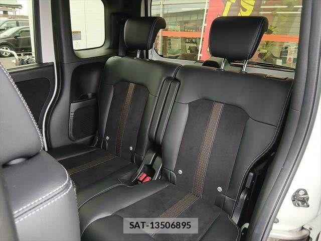 Honda N BOX CUSTOM 2019-09 8881120-24