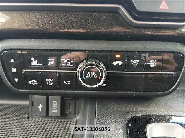 Honda N BOX CUSTOM 2019-09 8881120-27