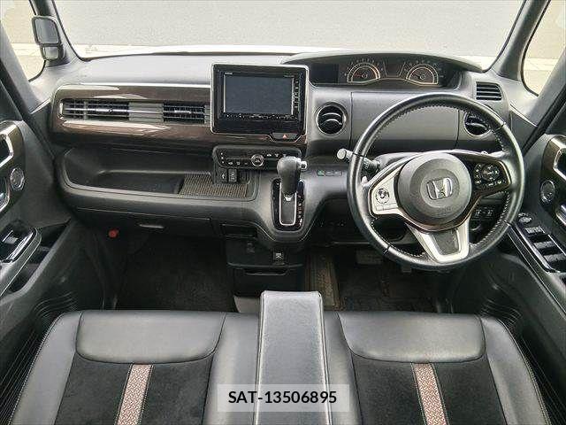 Honda N BOX CUSTOM 2019-09 8881120-2