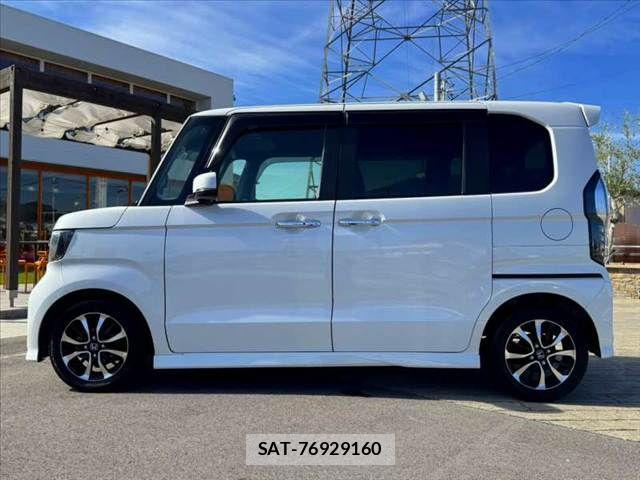 Honda N BOX CUSTOM 2020-08 8881137-10