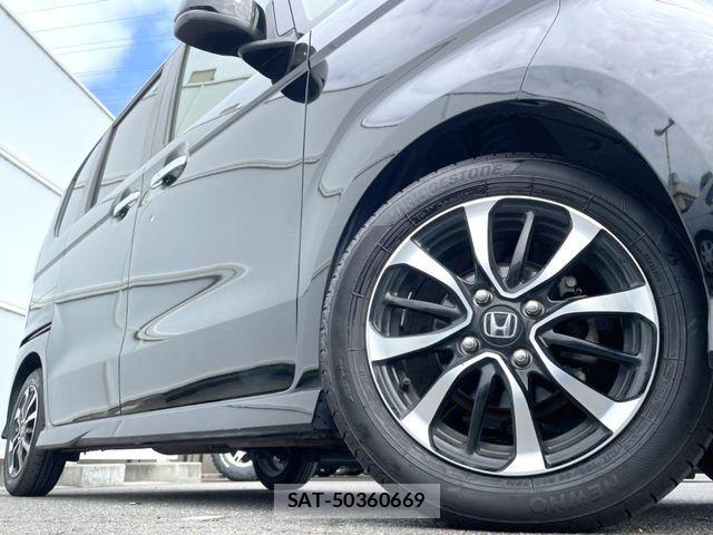 Honda N BOX CUSTOM 2020-06 8881138-12