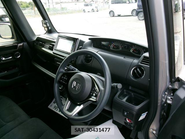 Honda N BOX CUSTOM 2019-06 8881134-18