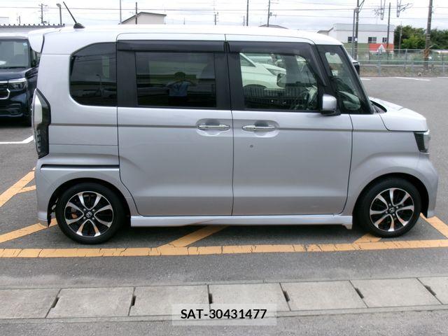 Honda N BOX CUSTOM 2019-06 8881134-5