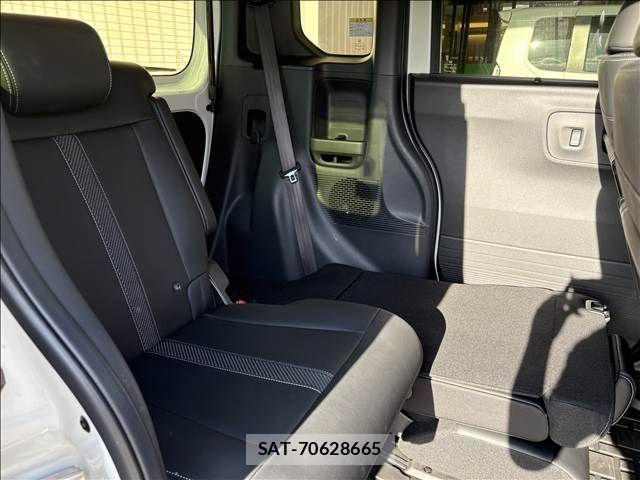 Honda N BOX CUSTOM 2024-02 8881092-12