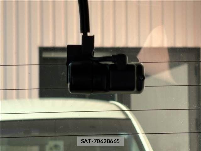 Honda N BOX CUSTOM 2024-02 8881092-16
