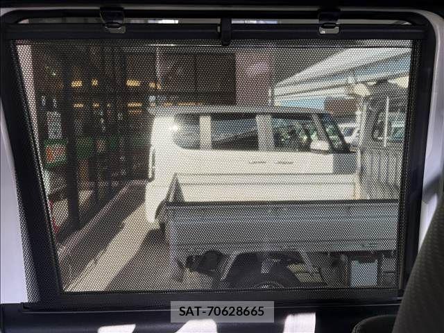 Honda N BOX CUSTOM 2024-02 8881092-18