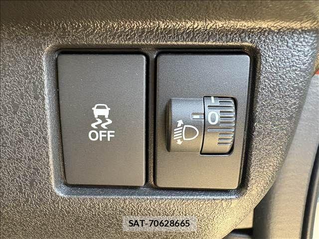Honda N BOX CUSTOM 2024-02 8881092-28